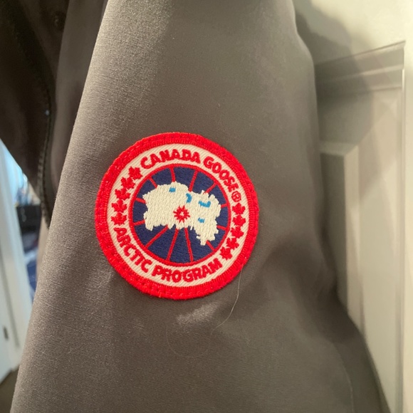 Canada Goose winter jacket - Picture 2 of 7